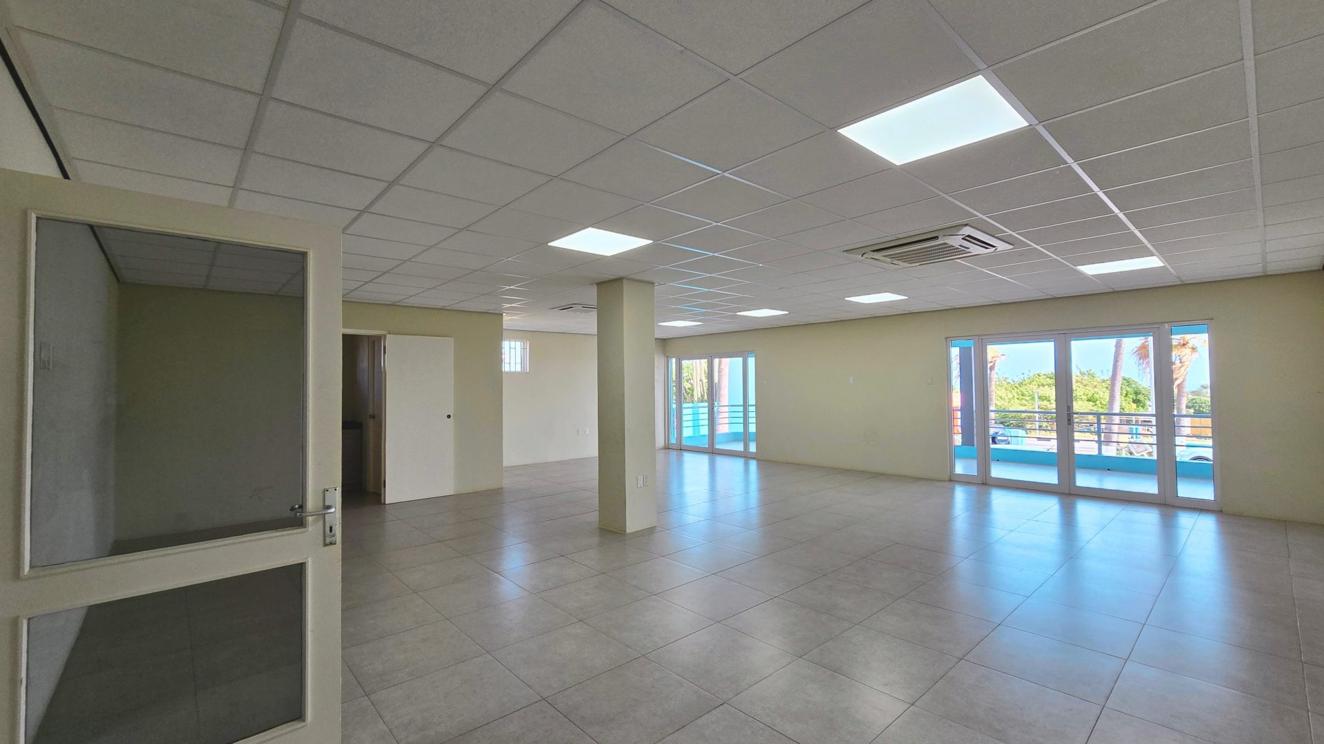 Commercial in Tera Kora