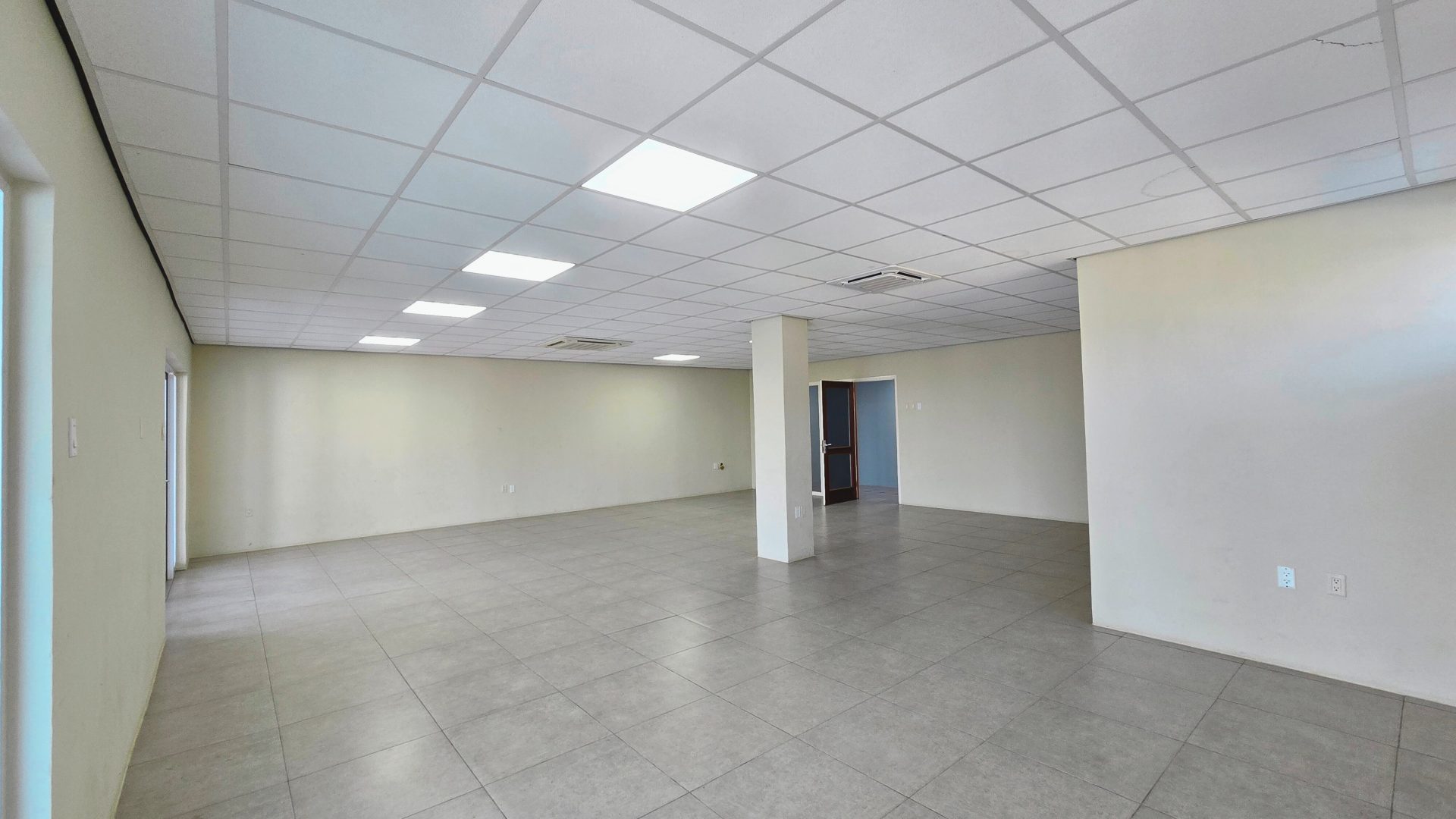 Commercial in Tera Kora