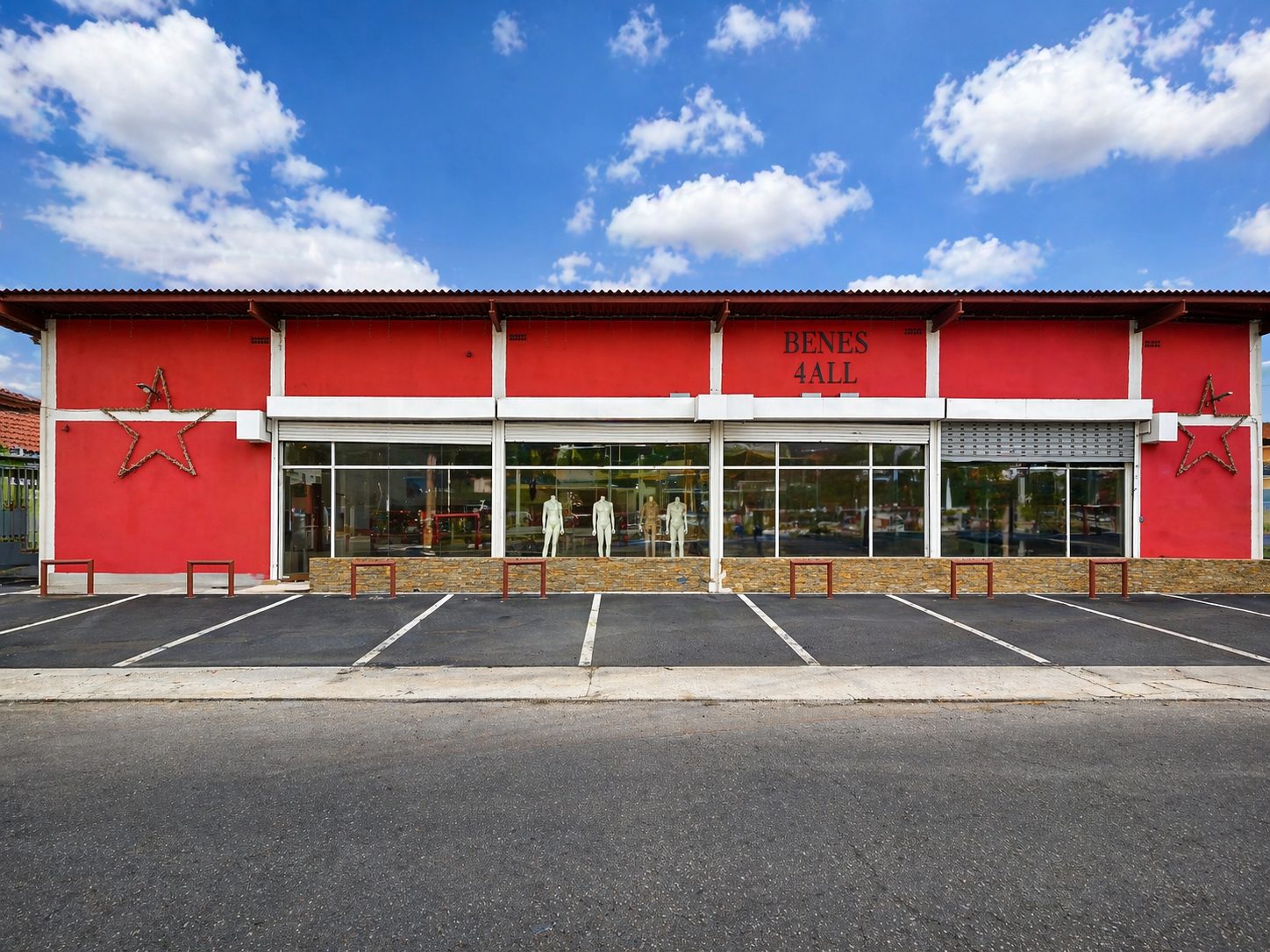 Commercial in Salina