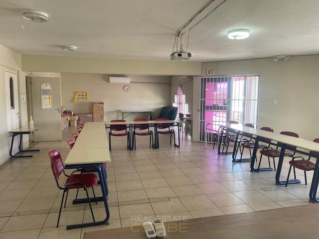 Commercial in Brievengat
