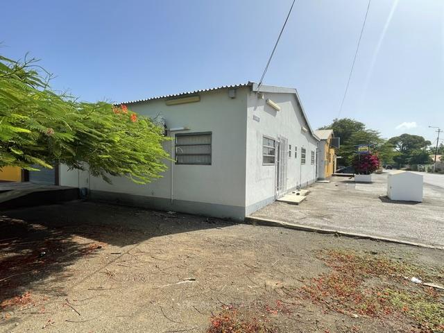 Commercial in Suffisant