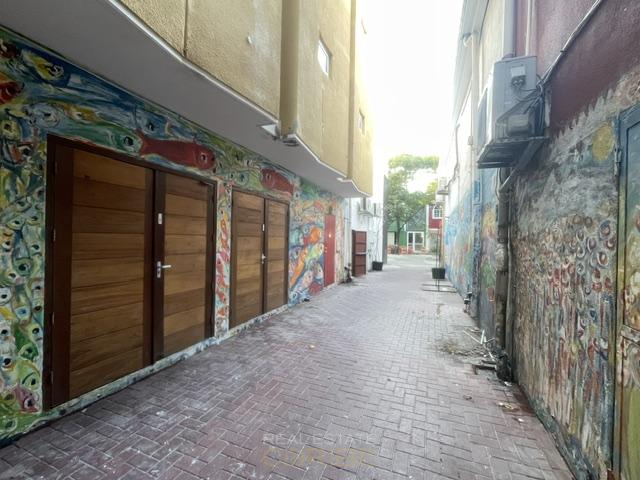 Commercial in Punda