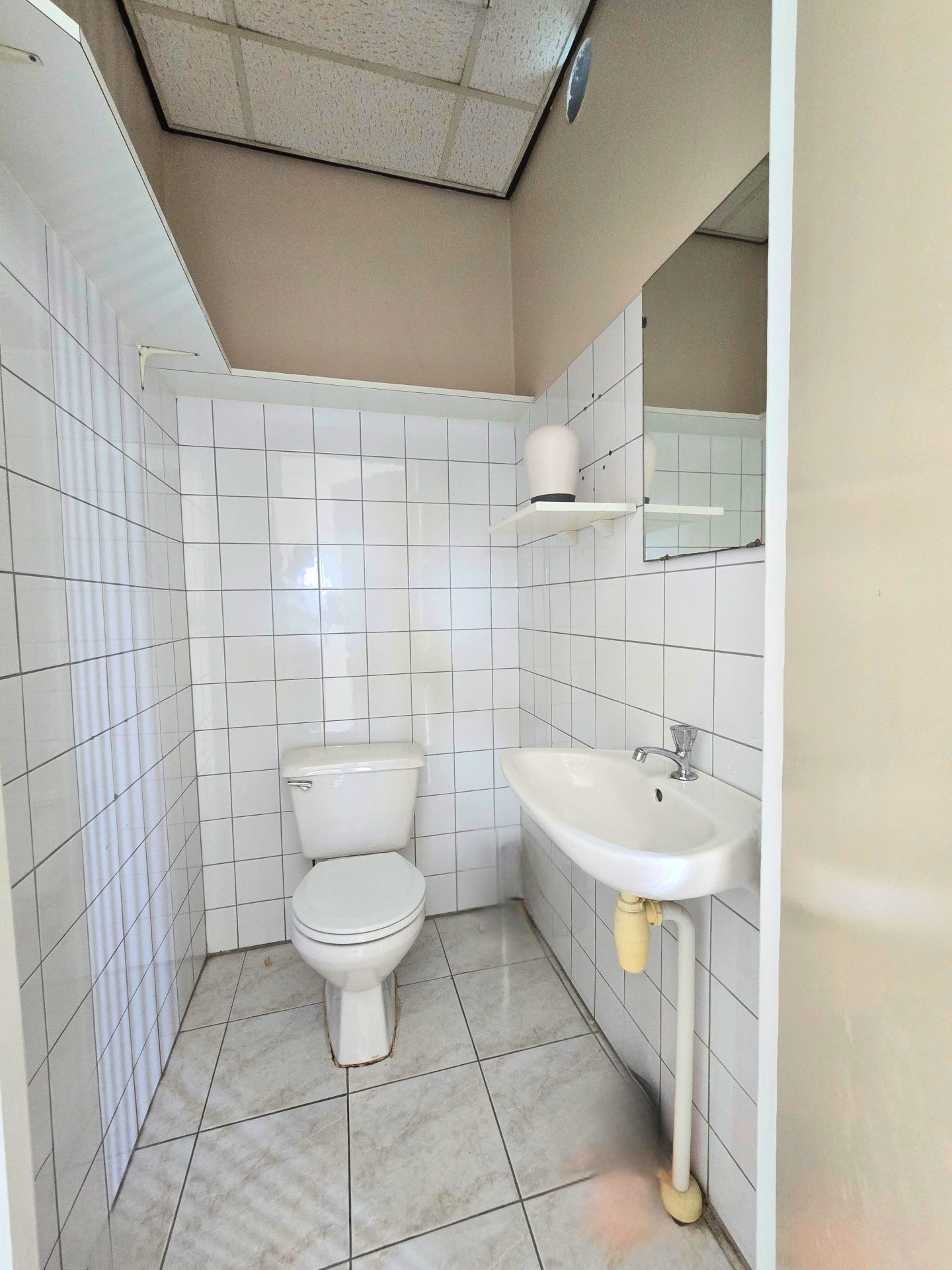 Commercial in Zeelandia