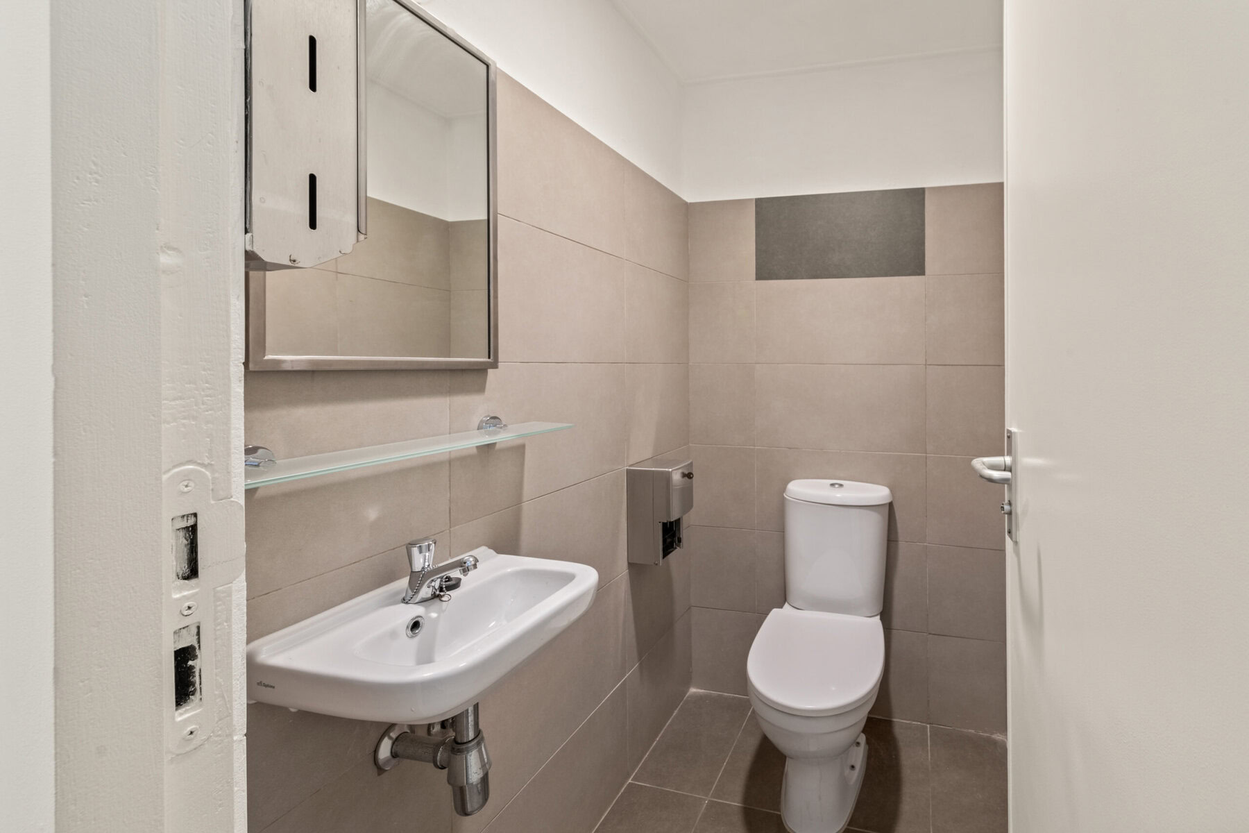 Commercial in Otrobanda