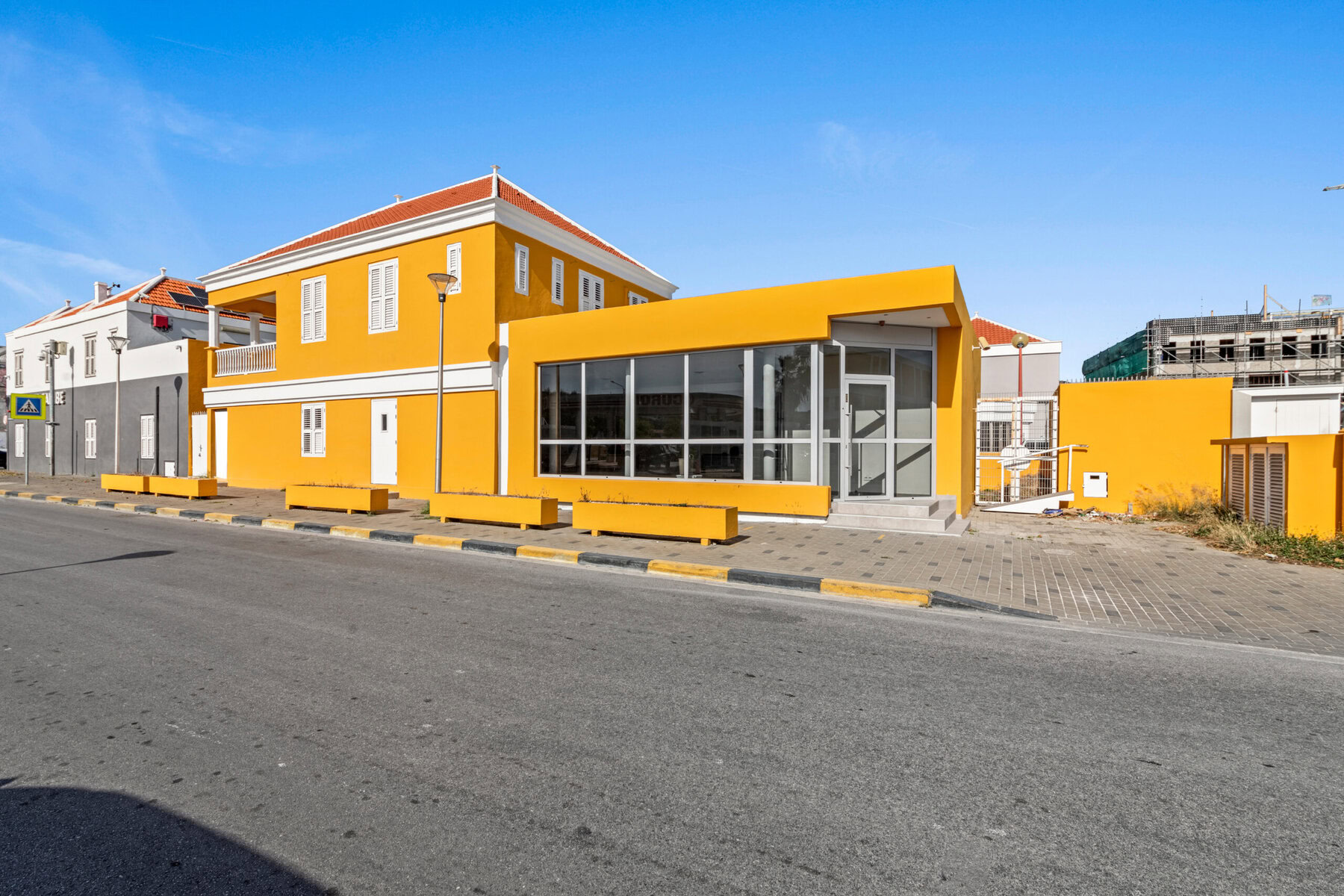 Commercial in Otrobanda