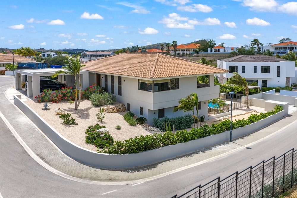 House in Blue Bay