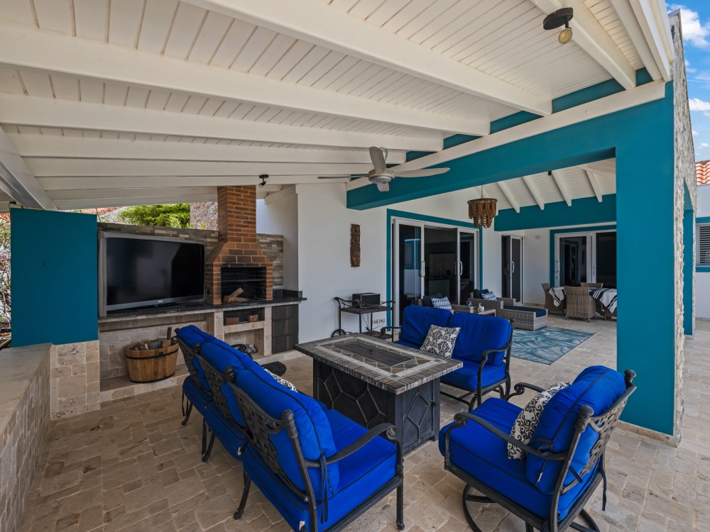 House in Blue Bay
