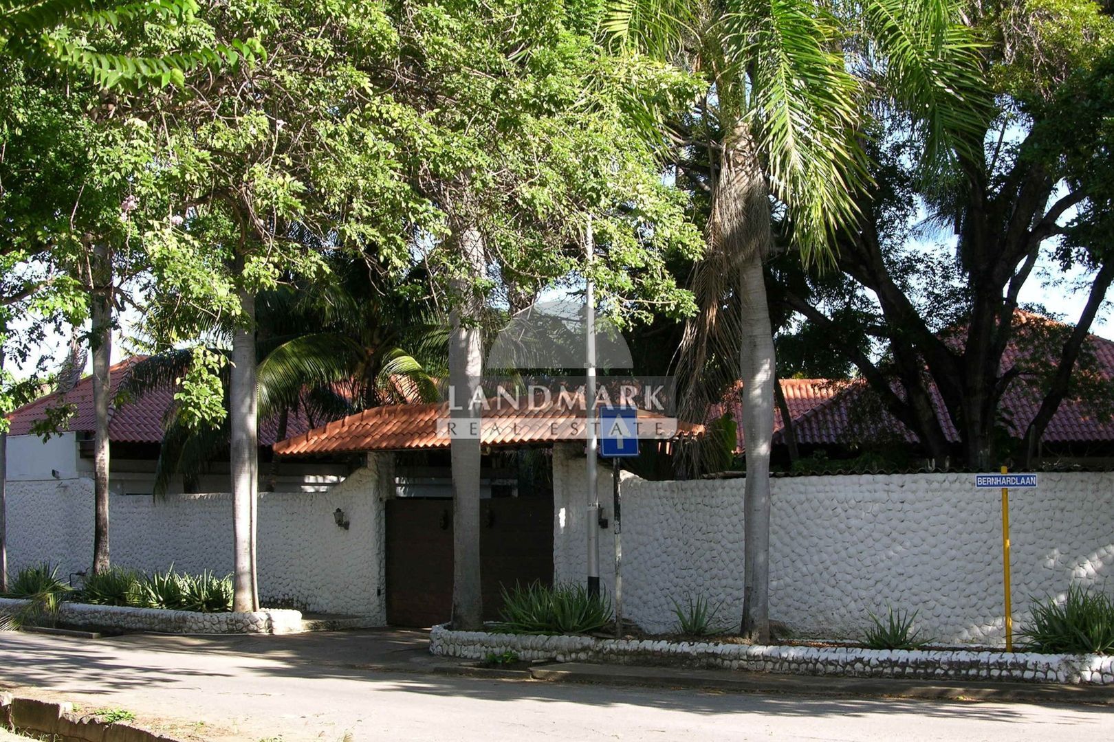 Villa in Emmastad