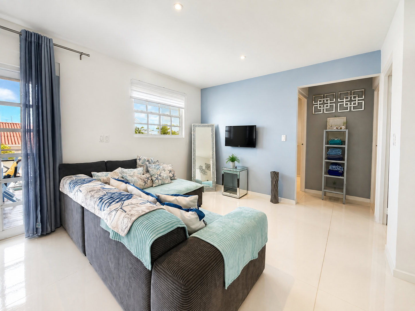 Apartment in Mambo Beach
