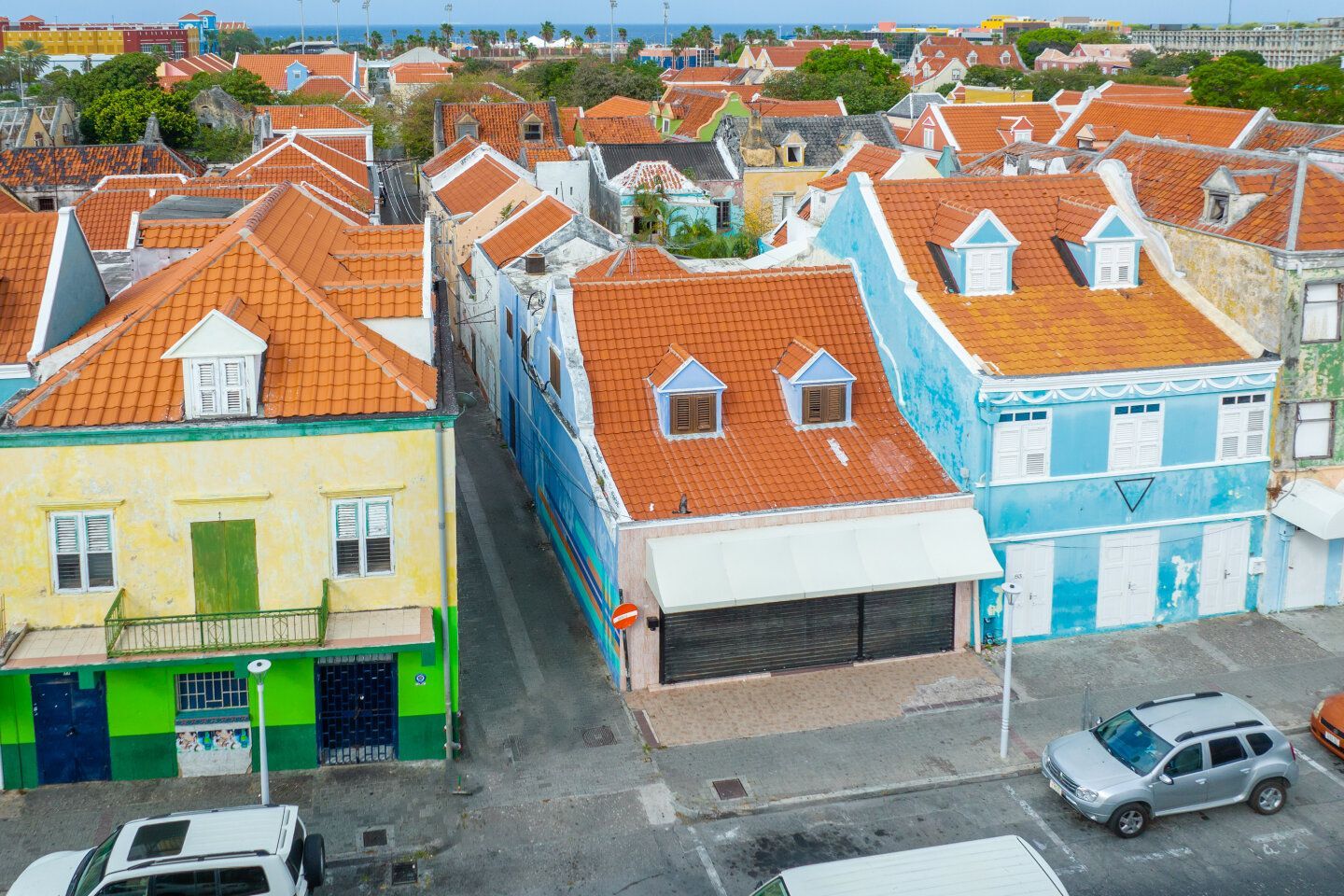 Commercial in Otrobanda