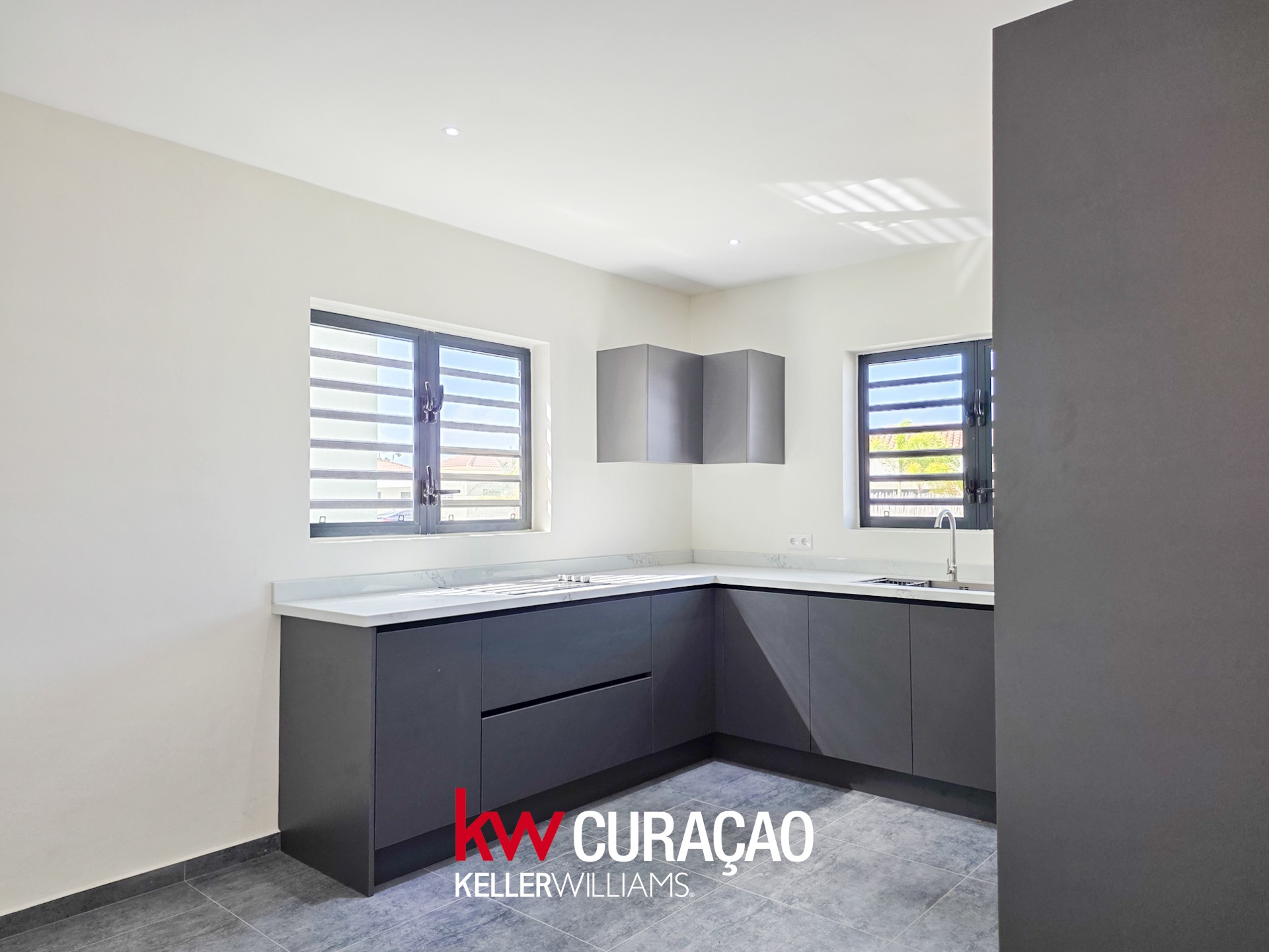 Apartment in Mambo Beach