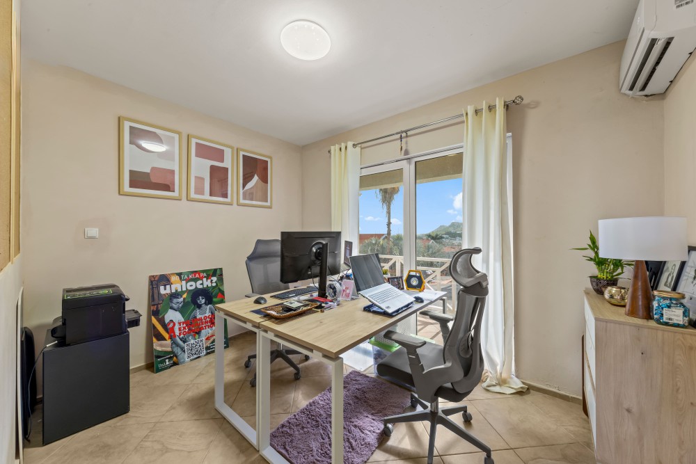 Apartment in Blue Bay
