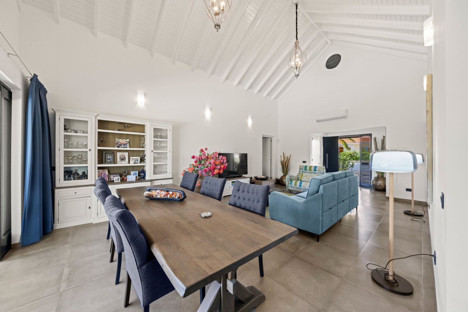 House in Blue Bay