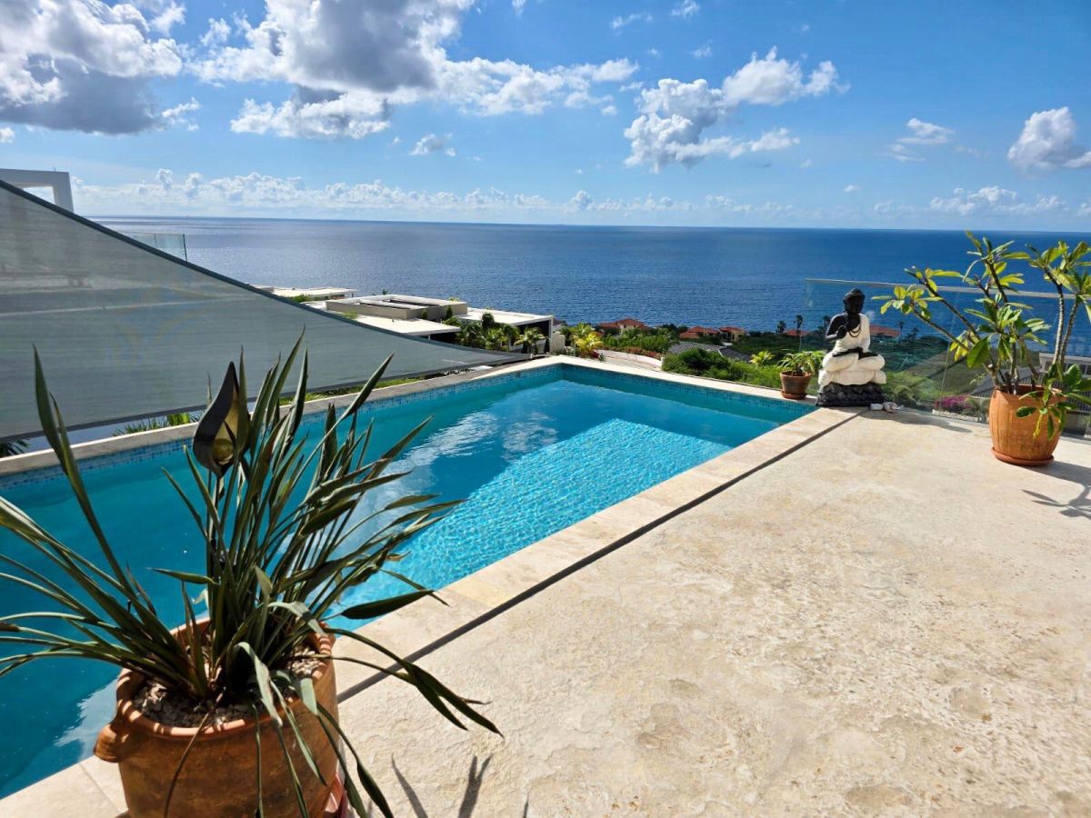 Villa in Coral Estate