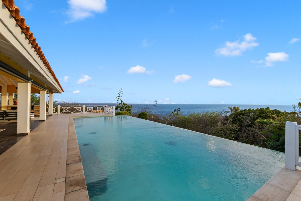 Villa in Blue Bay