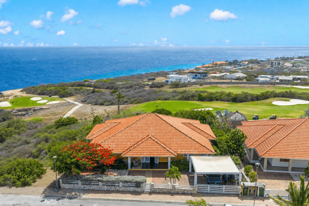 Villa in Blue Bay