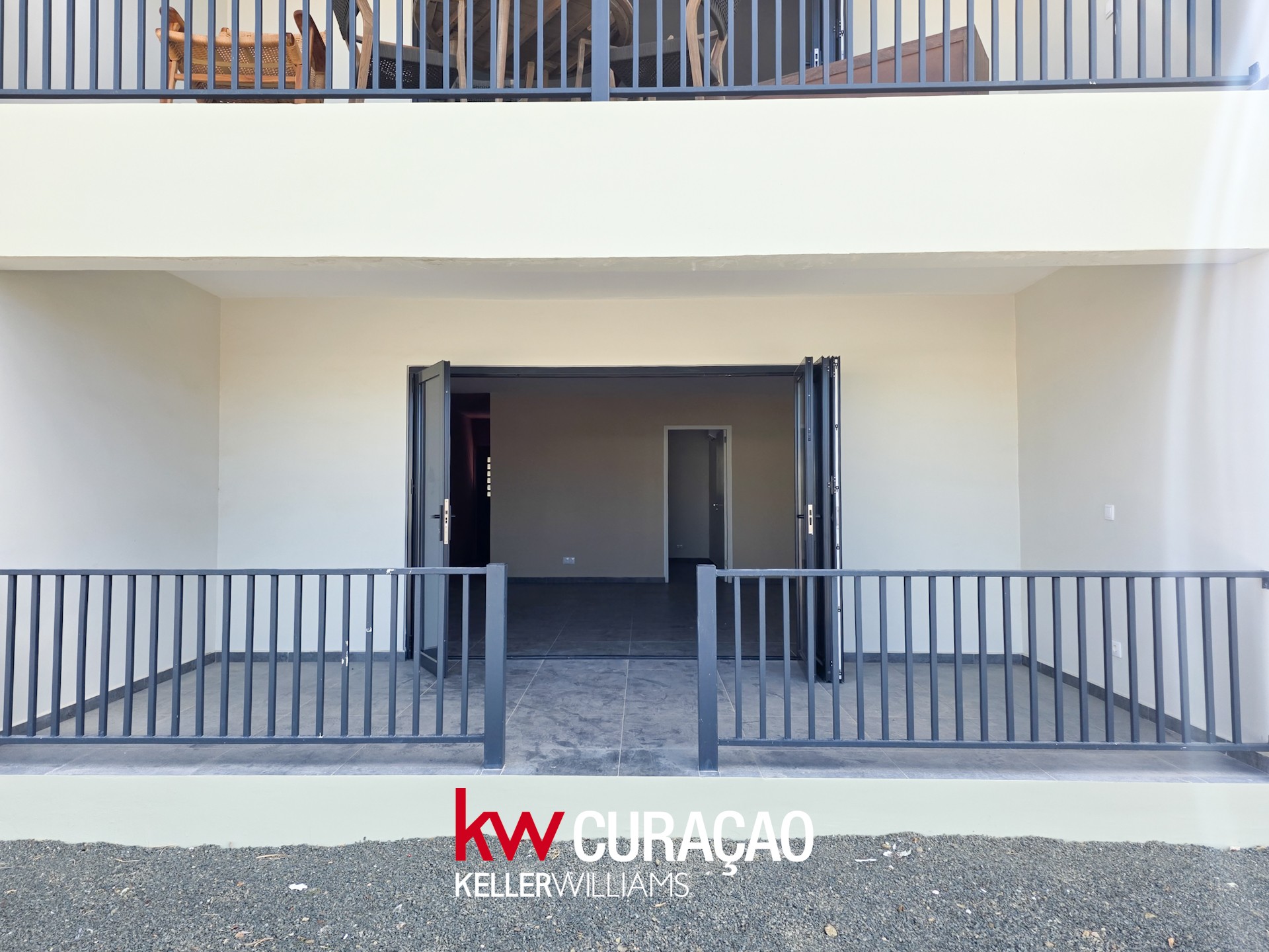 Apartment in Mambo Beach