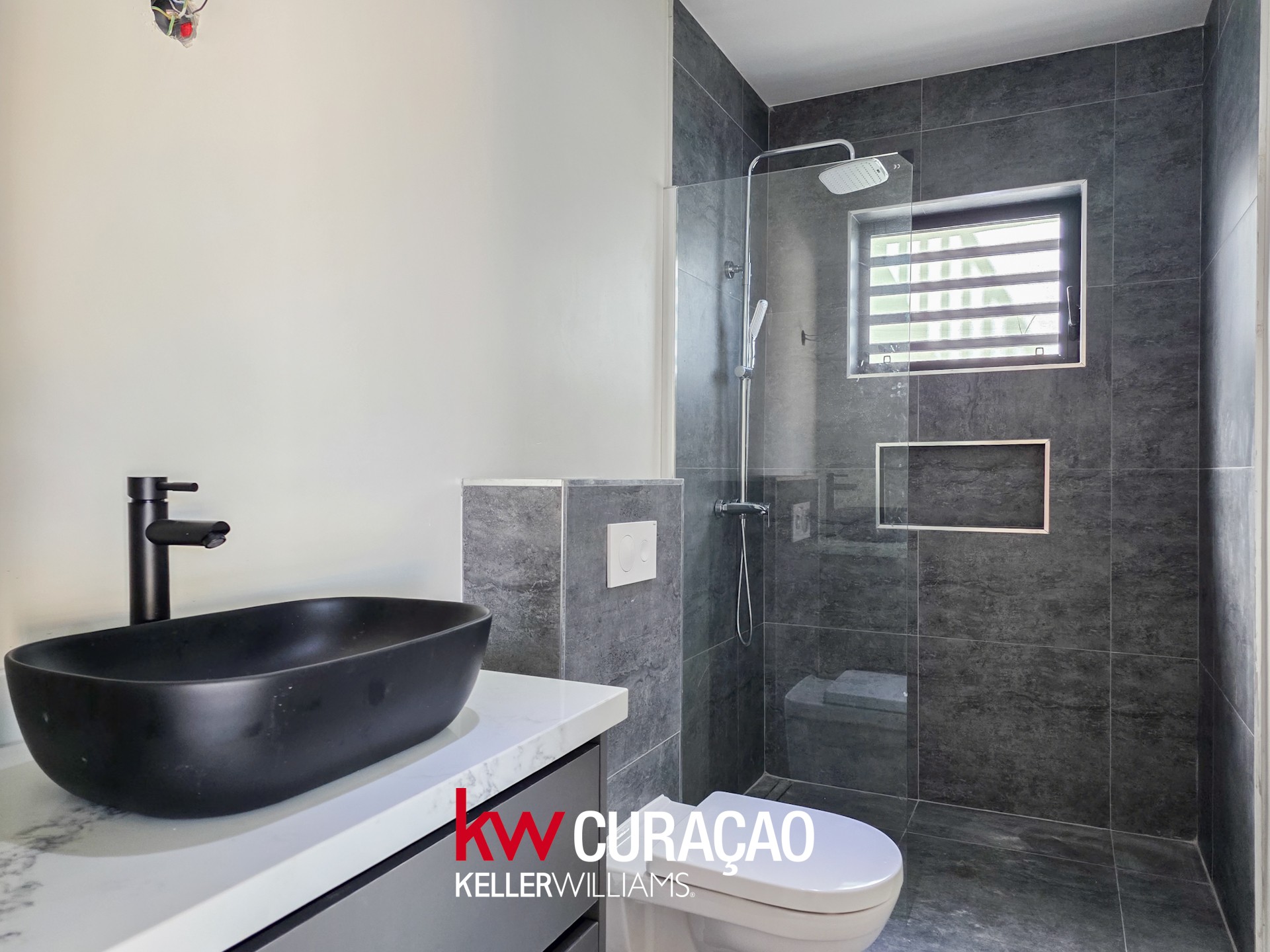 Apartment in Mambo Beach