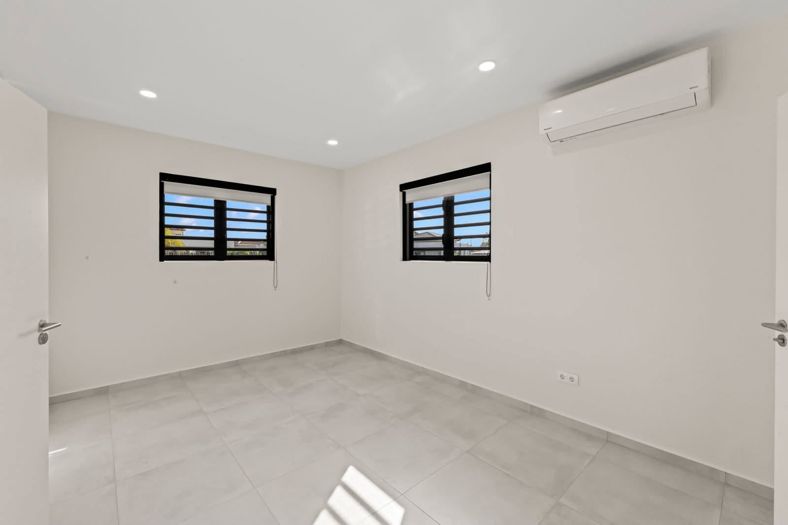 Apartment in Mambo Beach