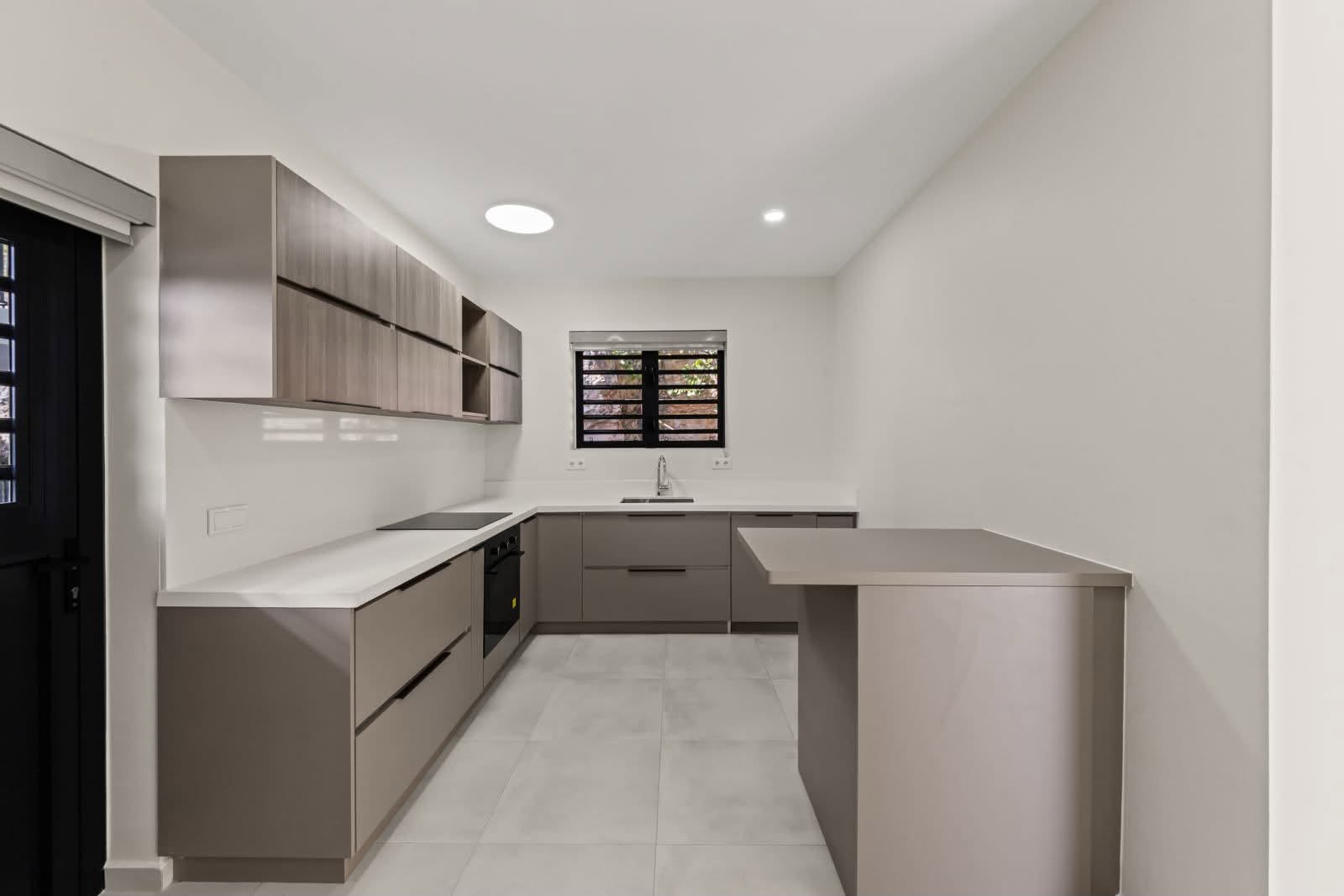 Apartment in Mambo Beach