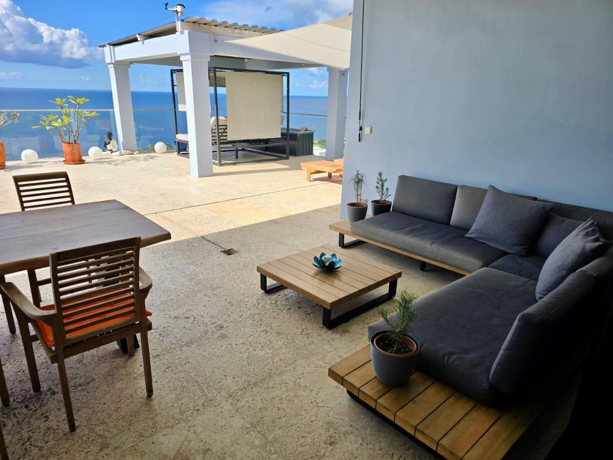 Villa in Coral Estate