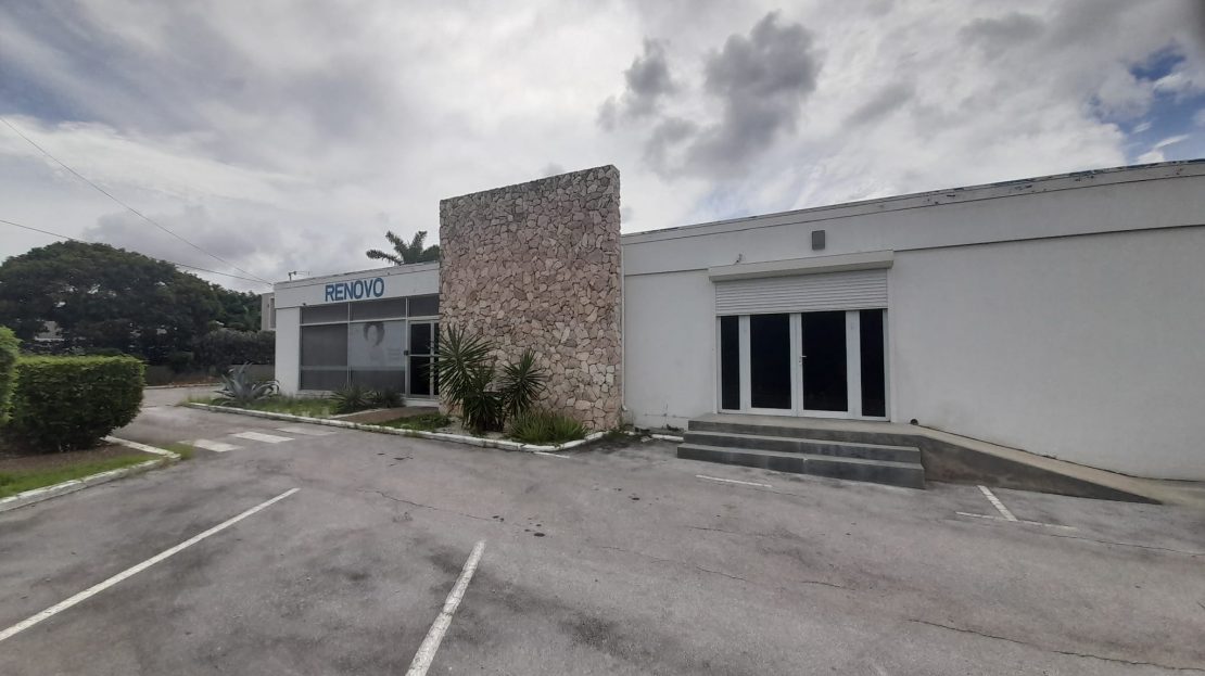 Commercial in Rooi Catochi