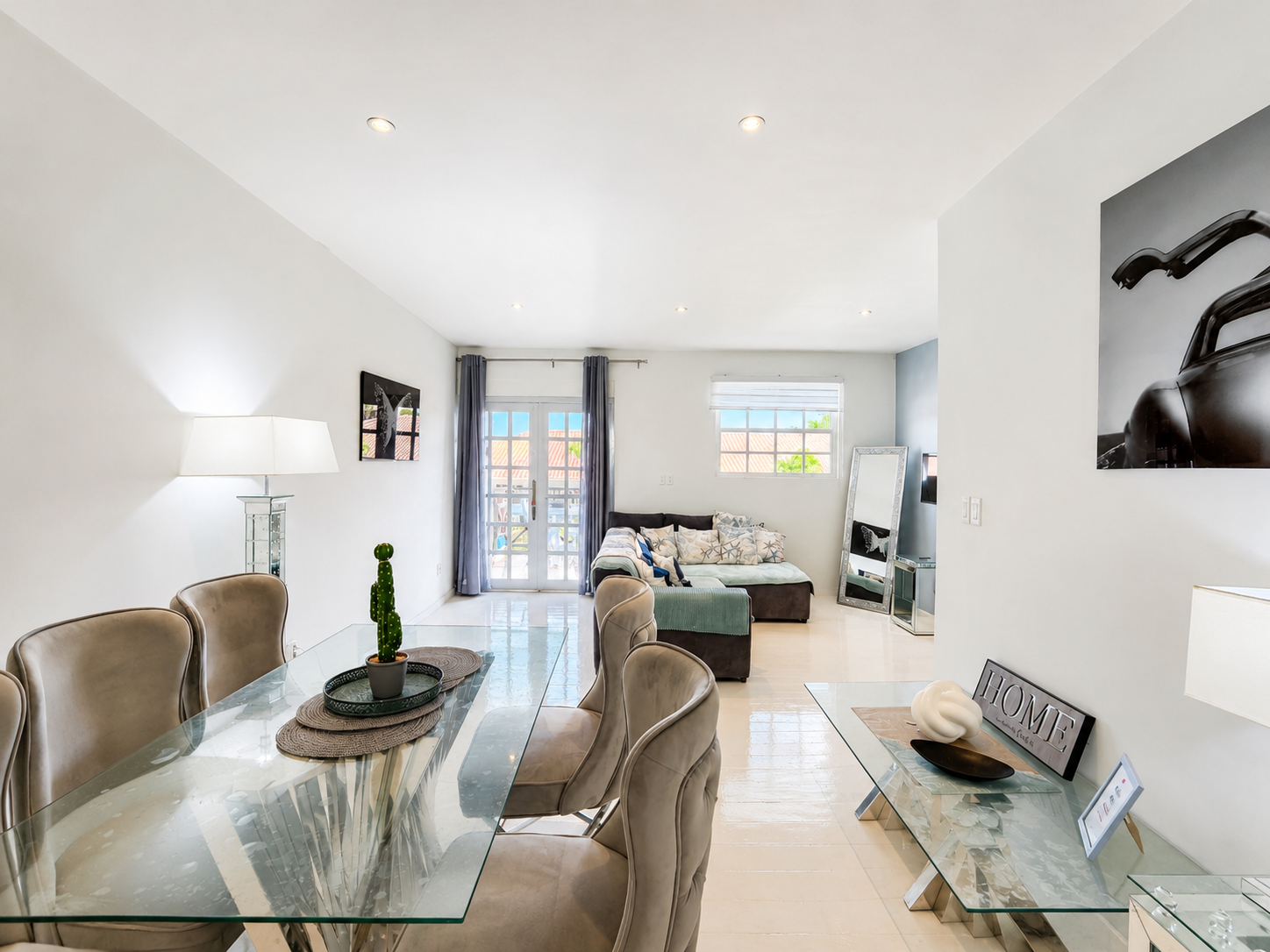 Apartment in Mambo Beach