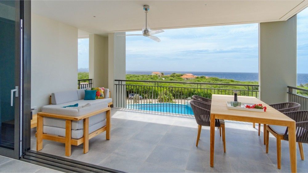 Apartment in Coral Estate