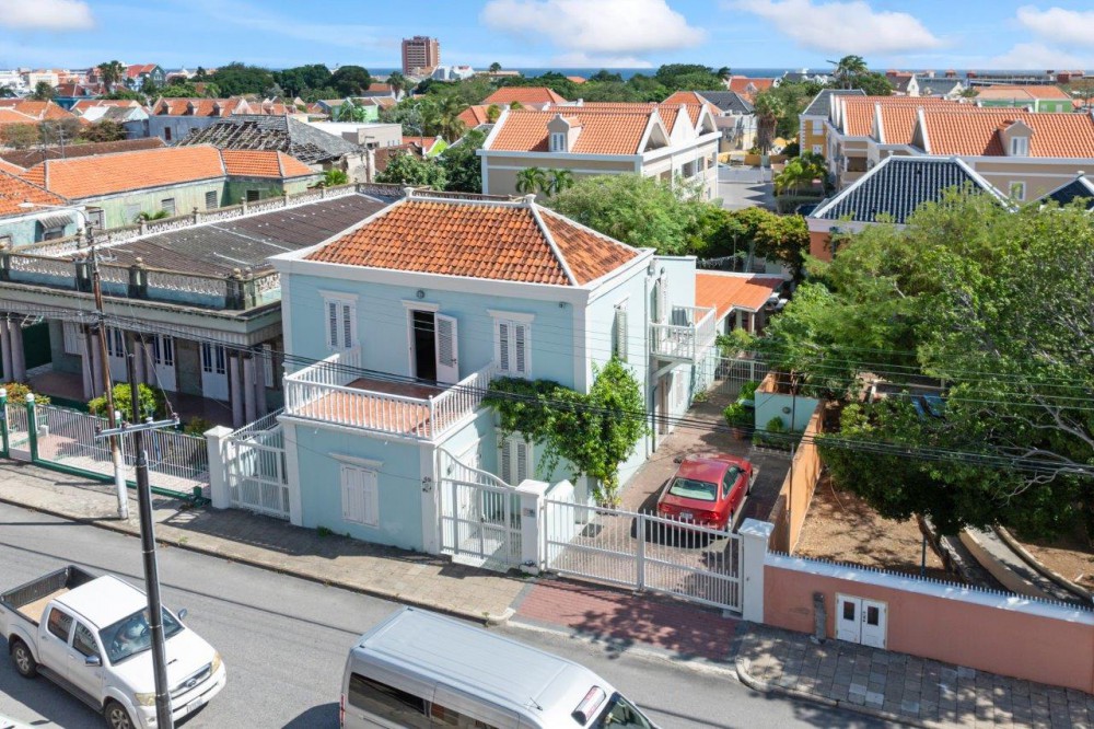 Townhouse in Otrobanda