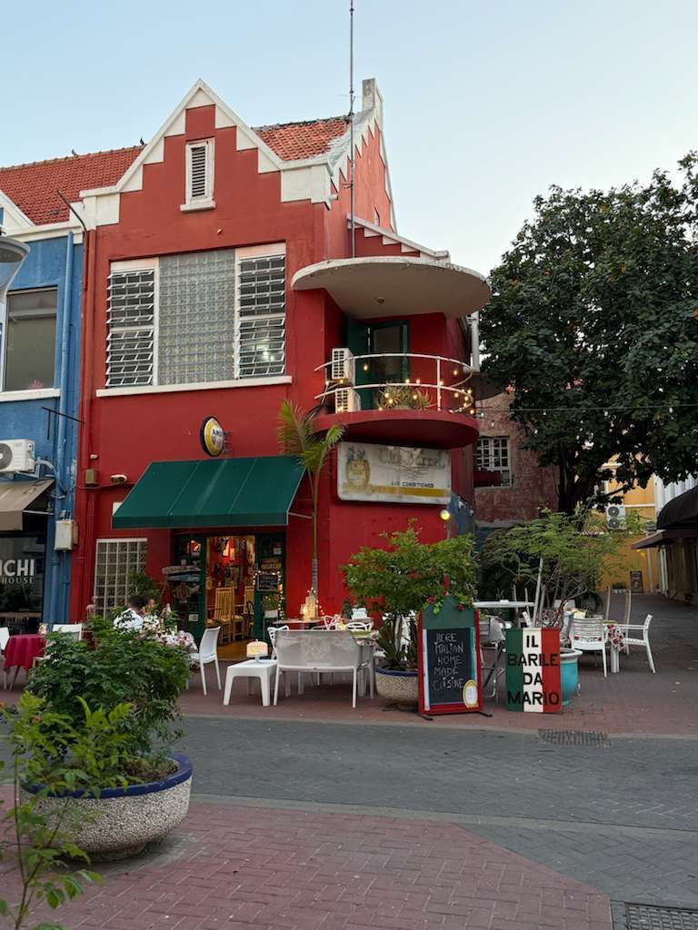 Commercial in Punda