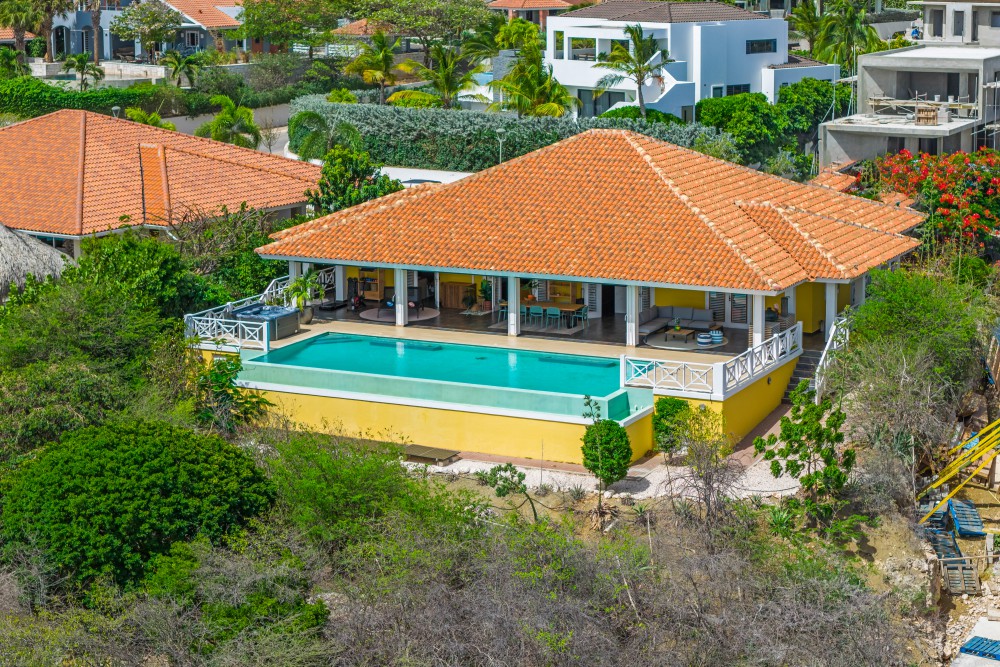 Villa in Blue Bay
